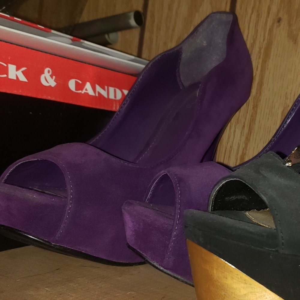 Purple heel